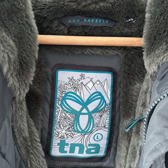 TNA Gun barrel winter coat size L - Picture 3 of 17